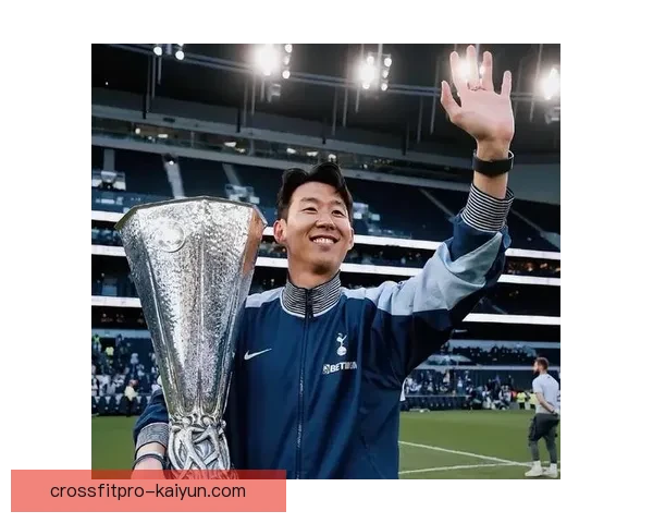 孙兴慜在英超激烈竞争中表现亮眼，状态回暖，助热刺冲击前四。