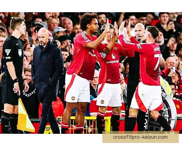 滕哈赫训练方式受到广泛关注，关键在于团队的战术执行与球员状态提升。