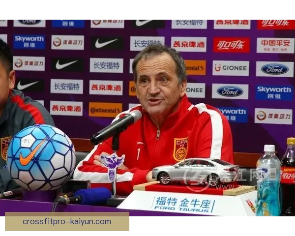 中国国家队主帅伊万科维奇近期状态稳健，备受关注的备战动态分析